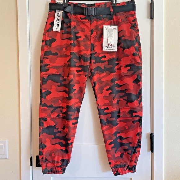VIP Jeans Womens 18 Red Black Camo Joggers Gorp Urban Pants Pockets 38 × 26 NWT - Picture 1 of 16